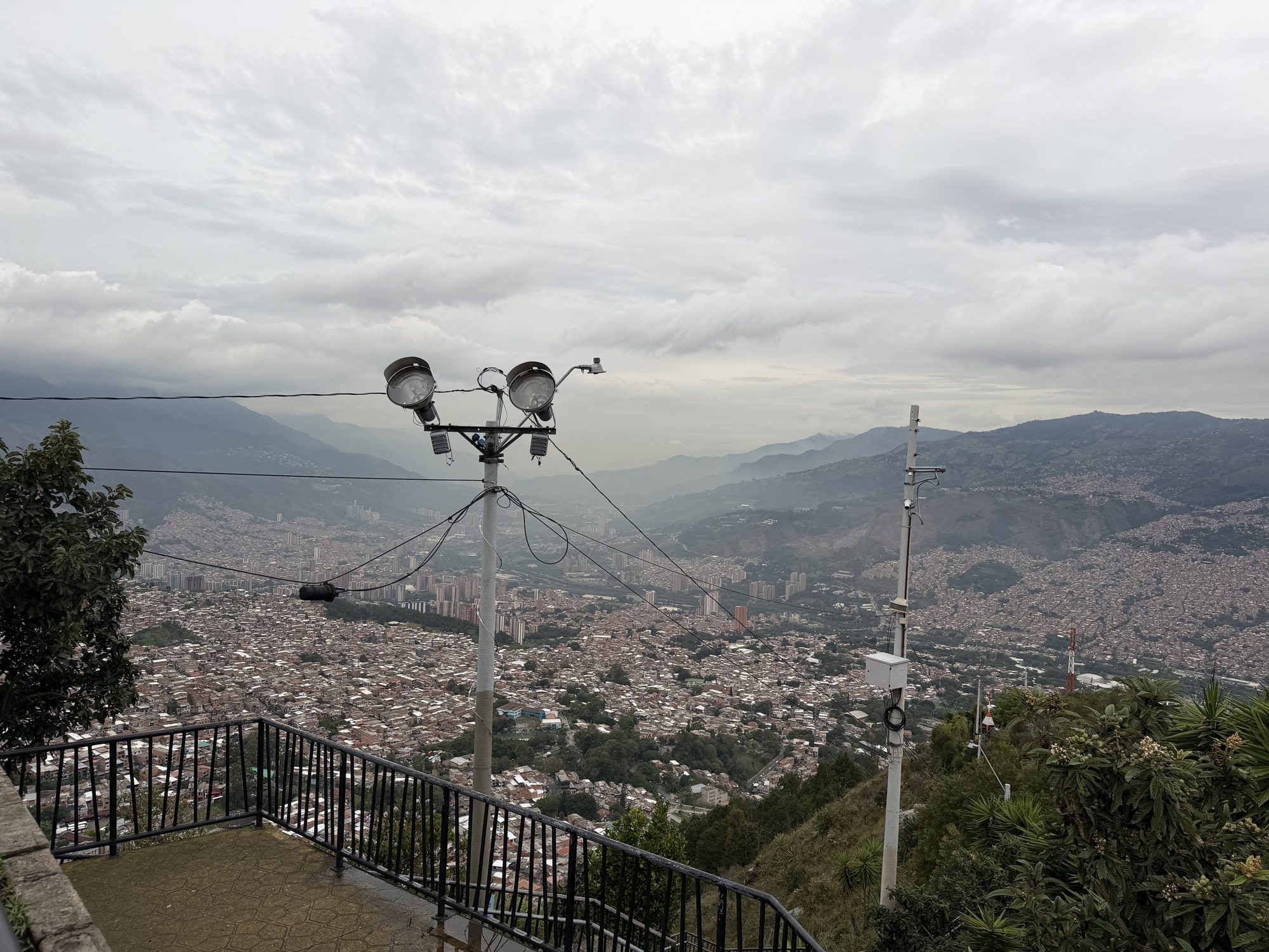 Medellín from the Picacho lookout by day